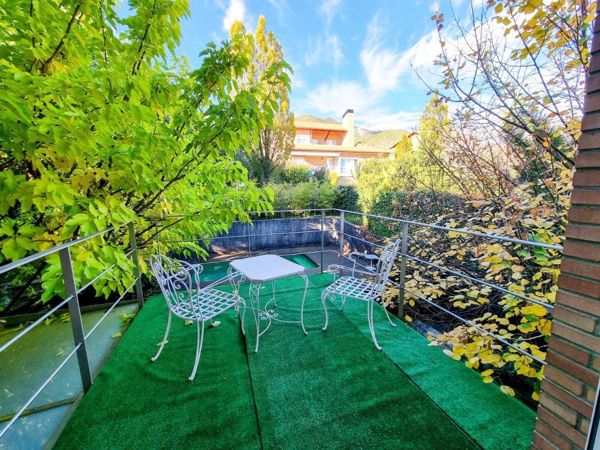 Villa Guara Golf Y Pool Comotucasa Nueno Luaran gambar